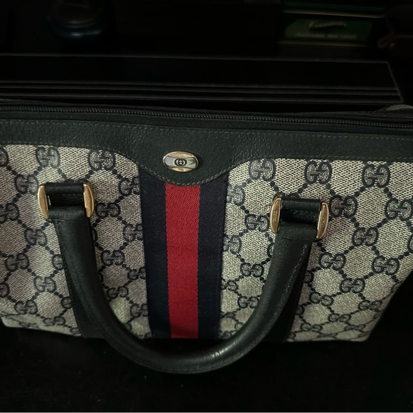 Authentic Vintage Gucci Boston GG Monogram Bag - Picture 3 of 10